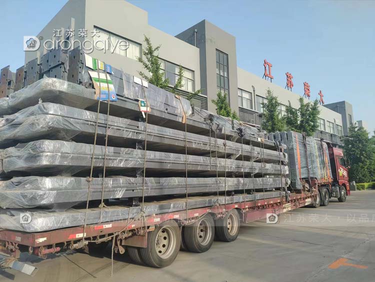 江蘇榮大智能公交站臺(tái)三車齊發(fā)配圖一